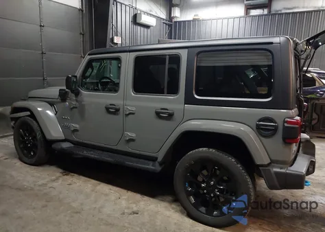 2022 Jeep Wrangler 4Xe Unlimited Sahara 4X4 z USA, uszkodzony, nr VIN 1C4JJXP66NW198723